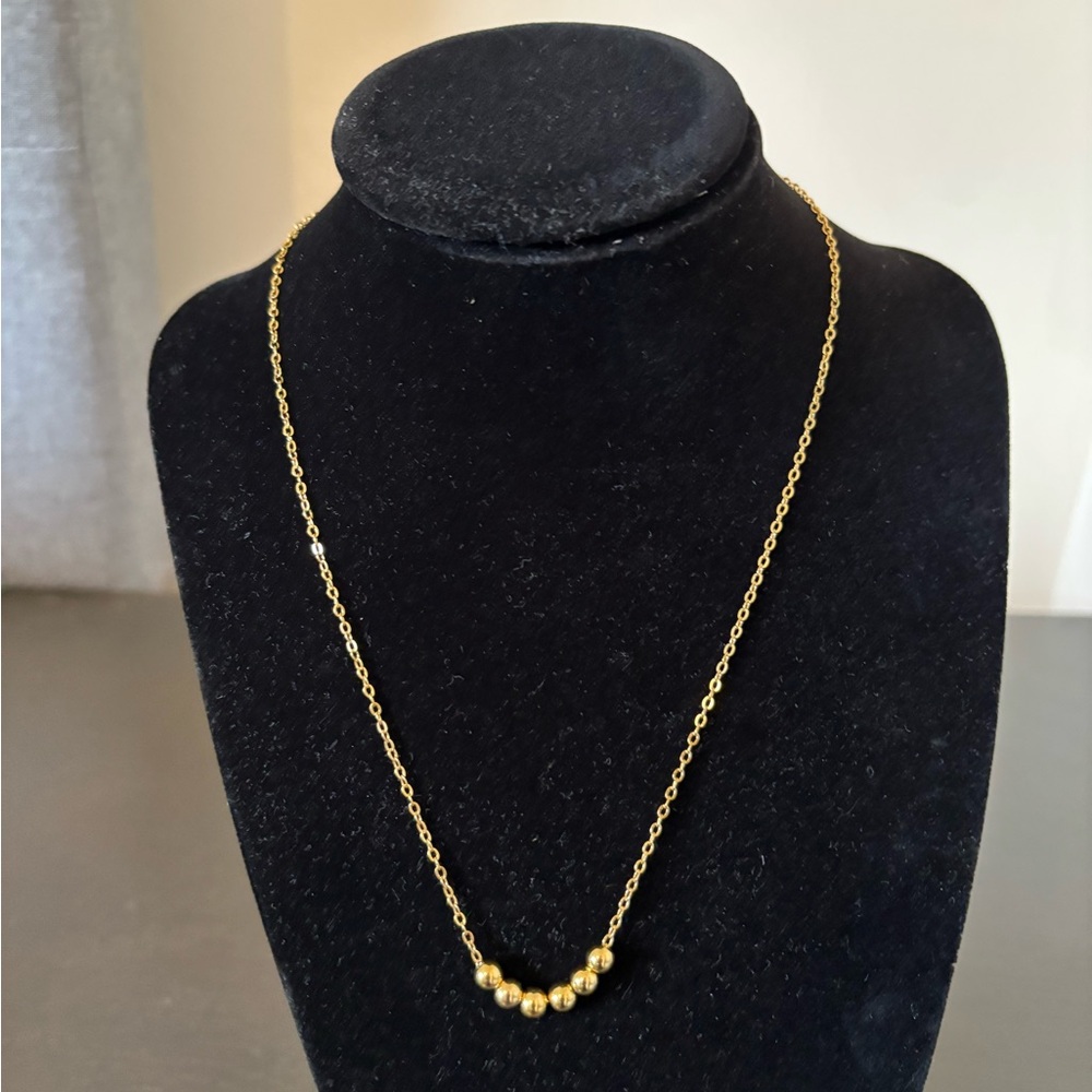 Elegant Gold Beaded Necklace